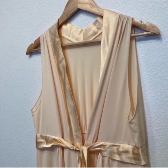 Beautiful Vintage golden yellow deep-V slip dress - Picture 6 of 16